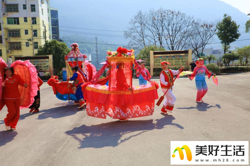 鄂西小城年味浓(图6)