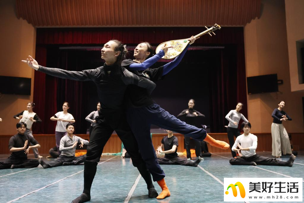 舞从敦煌来(图2)