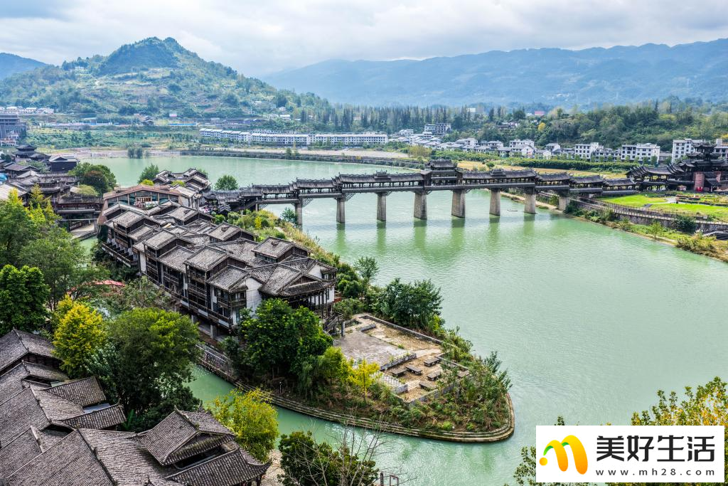 重庆黔江濯水：千年古镇焕新生(图1)