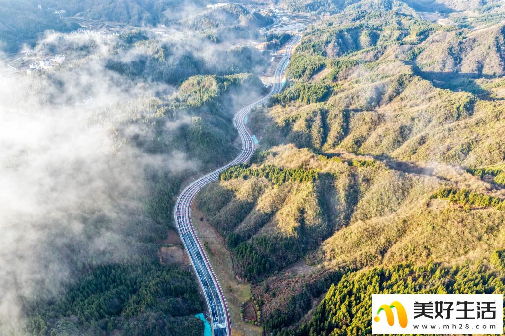 重庆冷水镇:生态旅游助力乡村振兴(图2) 重庆冷水镇:生态旅游助力乡村振兴(图2)