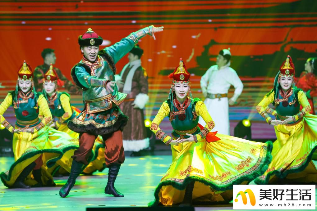 内蒙古自治区第二十一届冰雪那达慕专场文艺晚会燃情上演(图4)