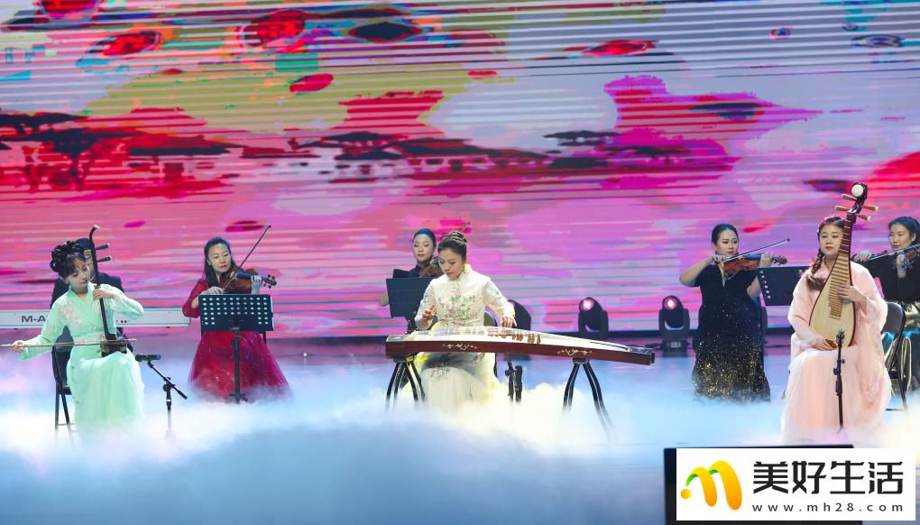 内蒙古自治区第二十一届冰雪那达慕专场文艺晚会燃情上演(图6)